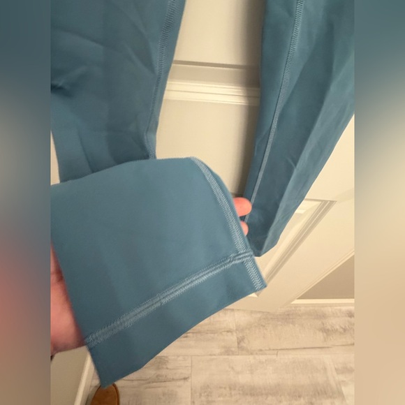 Lululemon Wunder Train high-rise 23 inch crop leggings- size 4 - Picture 8 of 9